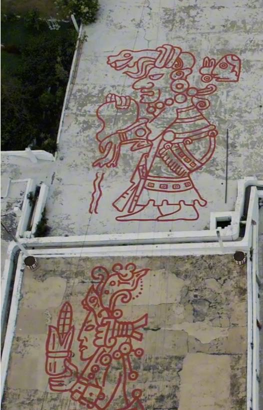 Grabado maya en los patios, visto desde arriba